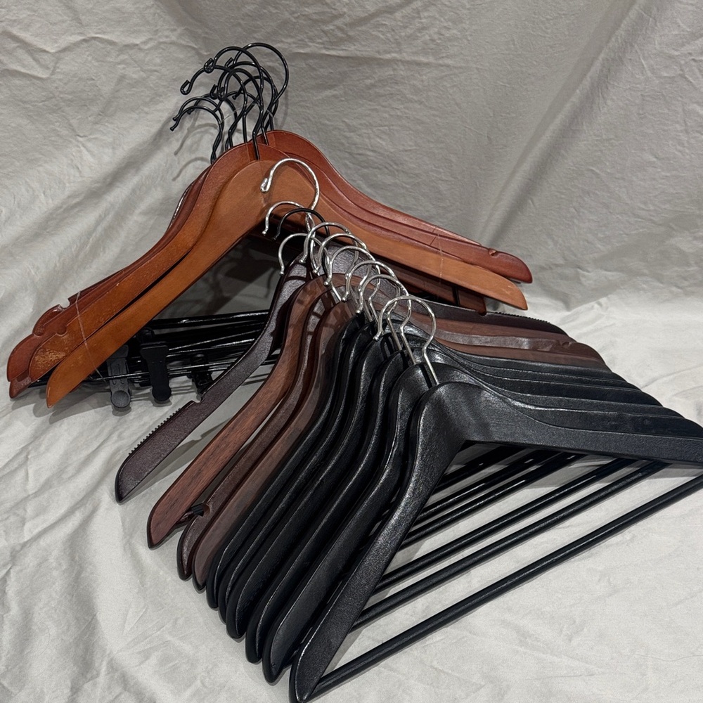 Black and Brown Mixed Wooden Hangers Set (#7)